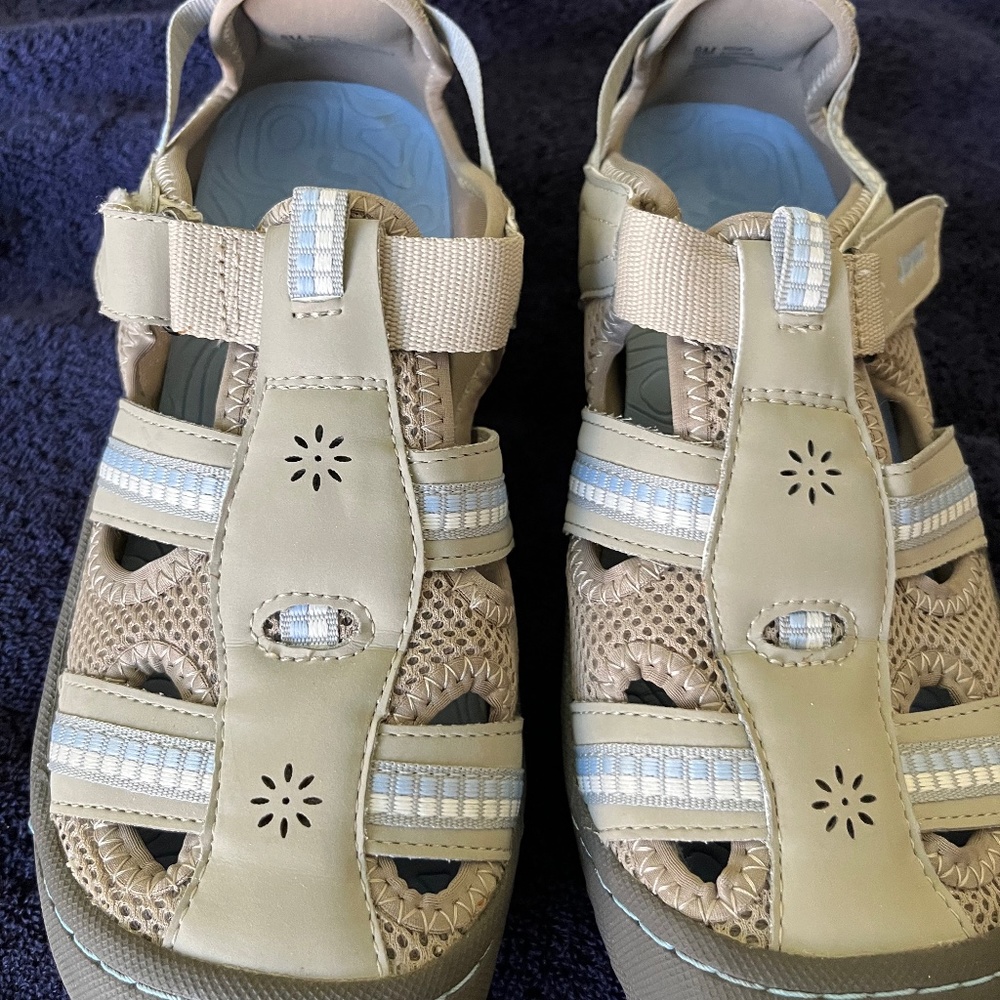 Jsport Slip Ons Size 8